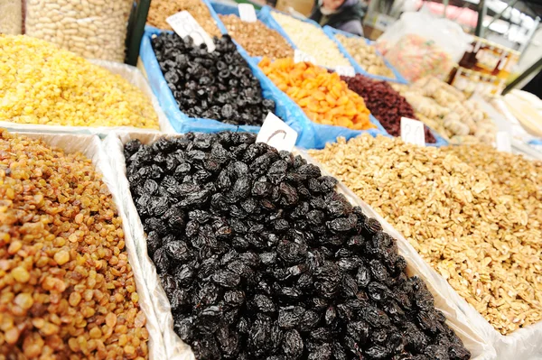 Comida orgánica natural en el mercado, plaza, bazar — Foto de Stock