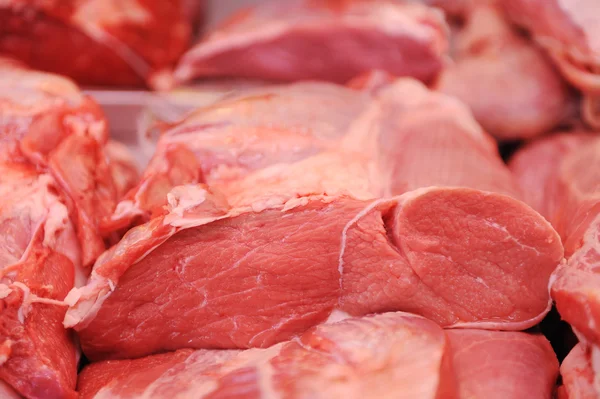 Sortimento de carne em um açougue — Fotografia de Stock