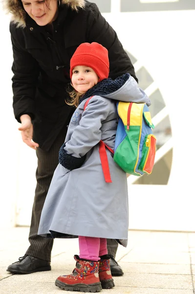 Cute girl outdoor, going to kindergarten — Stock Photo, Image