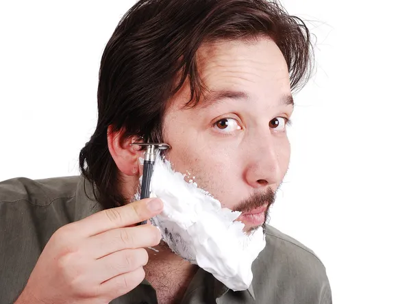Молодий чоловік голиться борода, ізольований — стокове фото