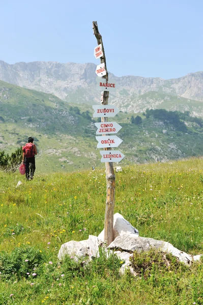 Signos en las montañas — Foto de Stock