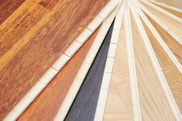 Amostras superiores de vária paleta de cores - chão de madeira — Fotografia de Stock