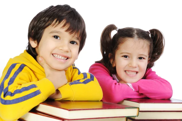 Kinderen met boeken — Stockfoto
