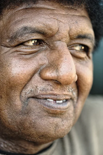 Vieux noir afro-américain visage d'un homme — Photo
