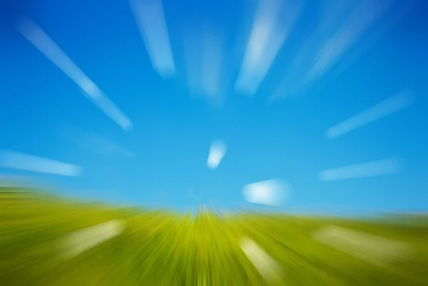 Weide en hemel achtergrond — Stockfoto