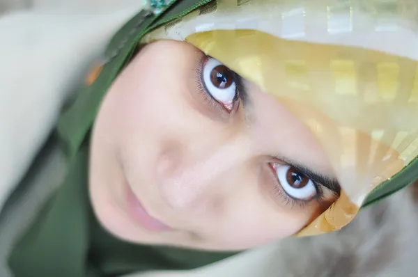 Азіатський Арабська мусульманську жінку з значні одяг — стокове фото