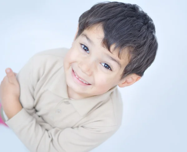 Πολύ θετική χαριτωμένο μικρό παιδί, closeup φωτογραφία — Φωτογραφία Αρχείου