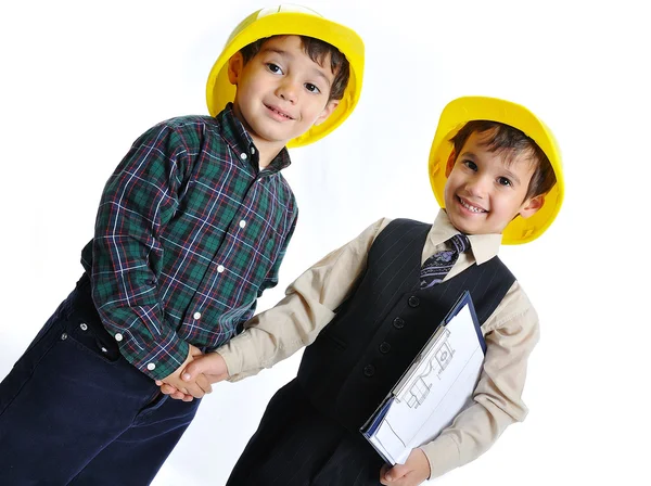 Malý roztomilý inženýři izolovaná, děti hrají spolu — Stock fotografie
