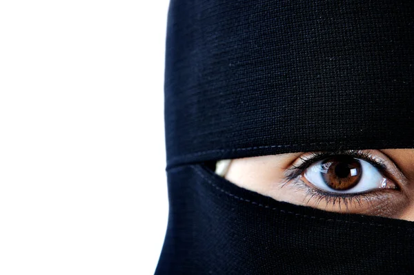 Asiatiska arabisk muslimsk kvinna med stora kläder — Stockfoto