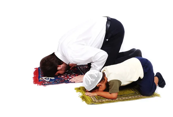 Atividades de adoração muçulmana no mês sagrado do Ramadão — Fotografia de Stock