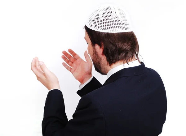 Jeune musulman mâle prie et demande à Dieu — Photo