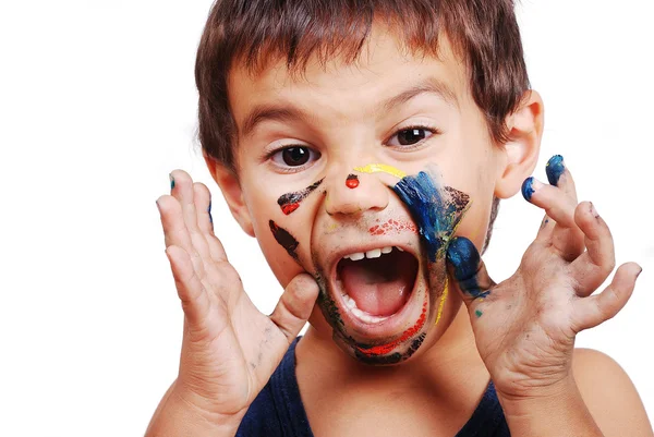 Lilla söta unge med färger i ansiktet — Stockfoto