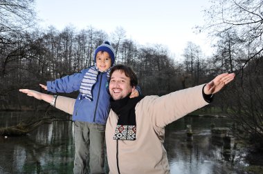 Baba ve oğul Park, sonbahar sahne