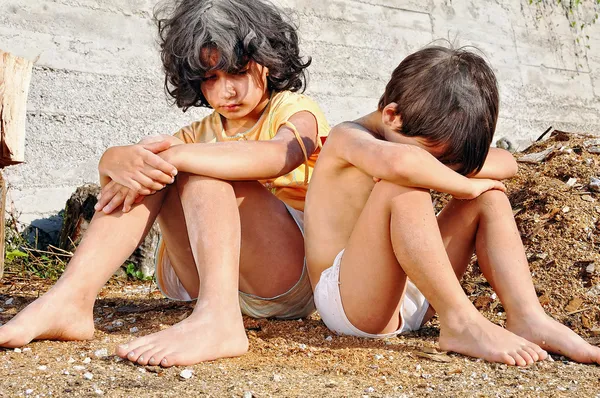Bieda i ubóstwo na wyrażenie dzieci — Zdjęcie stockowe