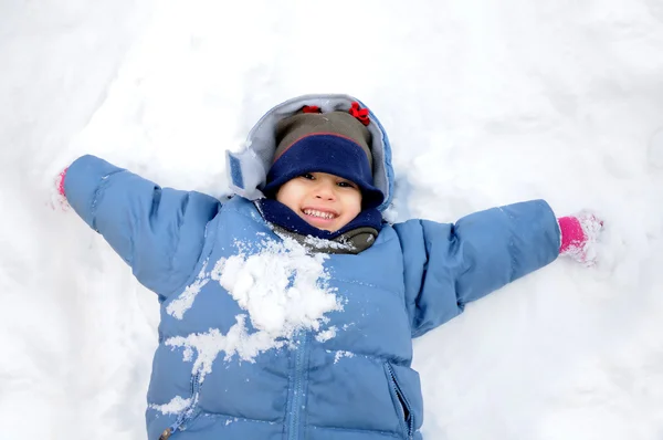 Gran actividad en nieve, niños y felicidad — Foto de Stock
