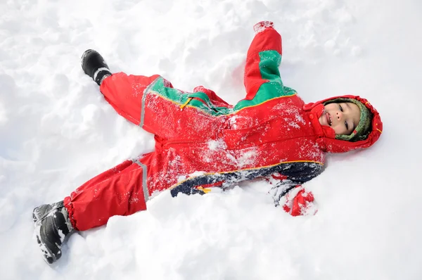 Kar, çocuk ve mutluluk büyük etkinliği — Stok fotoğraf