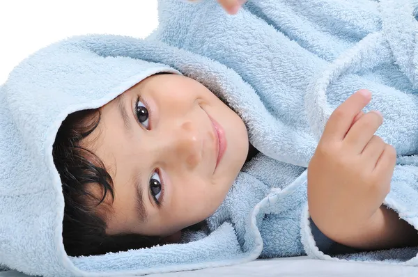 Обличчя самої невинності, щасливе дитинство в халаті, ізольоване — стокове фото