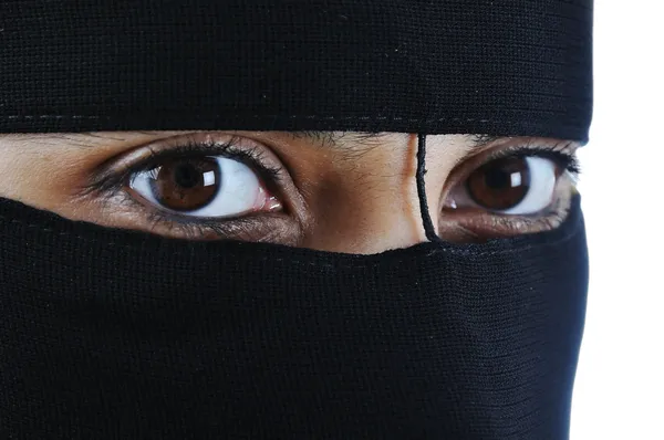 Азиатская арабская мусульманка со значительной одеждой — стоковое фото