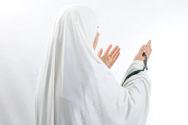 Verschleierte Frau betet — Stockfoto