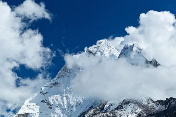 喜马拉雅山风景，装载 ama dablam — 图库照片