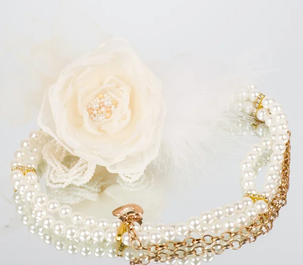 The beautiful bridal white rose and pearls beads — Stock Photo, Image