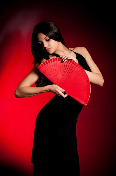 Flamenko carmen siyah elbiseli güzel bir kadın — Stok fotoğraf
