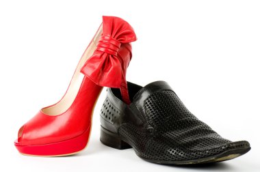 Beyaz arka plan üzerinde seksi moda ayakkabı.