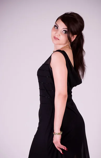 セクシーな若い女性のファッションのドレス — ストック写真