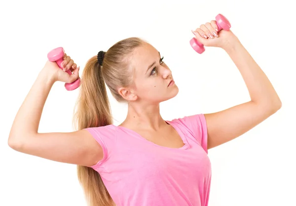 Leende flicka med fria vikter i gymmet — Stockfoto