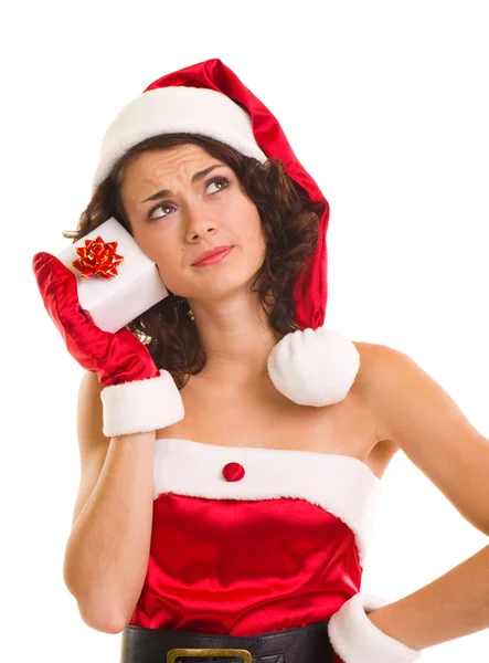 Женщина в одежде Деда Мороза с подарком — стоковое фото