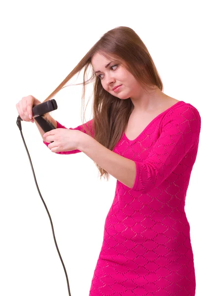 Güzel genç kız saç kurutma makinesi ile — Stok fotoğraf