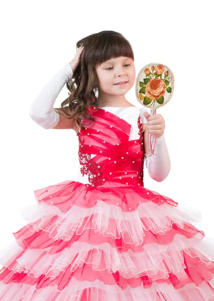Porträt eines kleinen Mädchens mit wunderschönem Kleid — Stockfoto