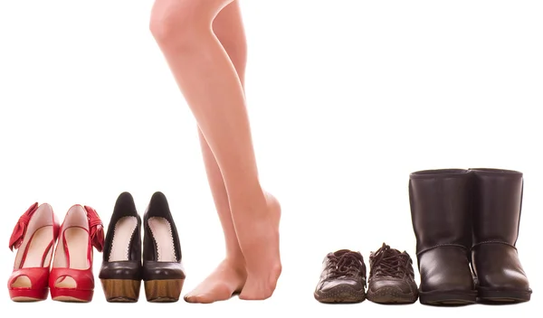 ขาของผู้หญิงเซ็กซี่กับรองเท้าแฟชั่น — ภาพถ่ายสต็อก