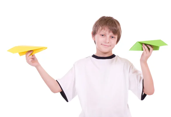 Piękny chłopczyk z samolotów z papieru — Zdjęcie stockowe