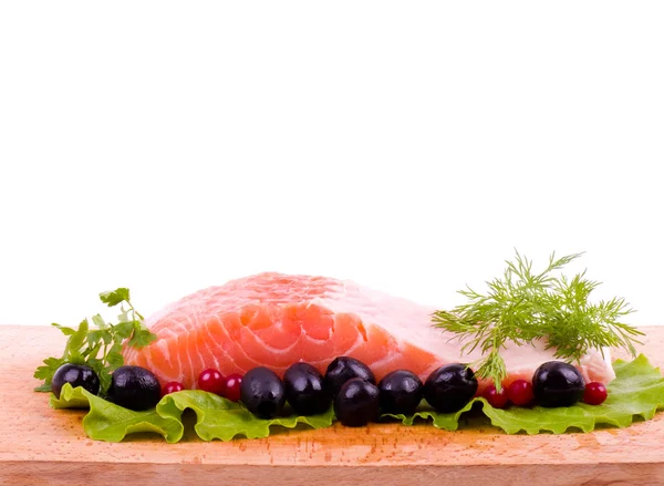 Pezzo di un salmone con vegetale — Foto Stock