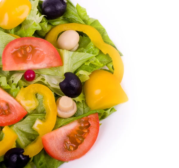 Een gezonde maaltijd - salade met groene salade en fruit — Stockfoto