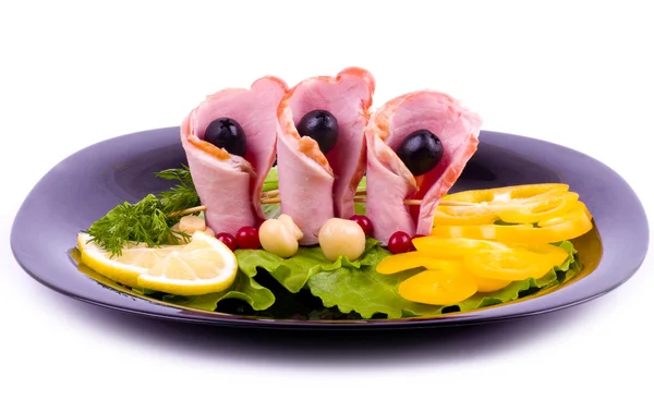 Chutná slanina smotky s houbami, olivami a pepř — Stock fotografie