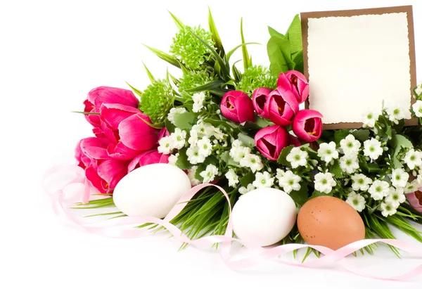 复活节彩蛋和春天的花朵与横幅添加 — 图库照片