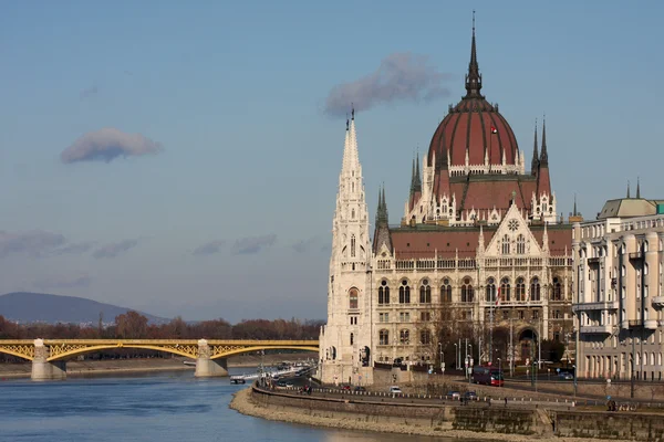 Ungarisches Parlament in Budapest — Stockfoto