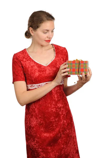 선물 상자를 가지고 있는 여자 — 스톡 사진