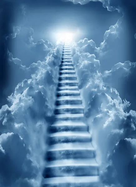 在天空中的楼梯 免版税图库照片