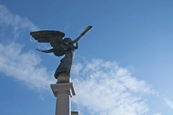 天使雕像在 uzupio，维尔纽斯，立陶宛 — 图库照片