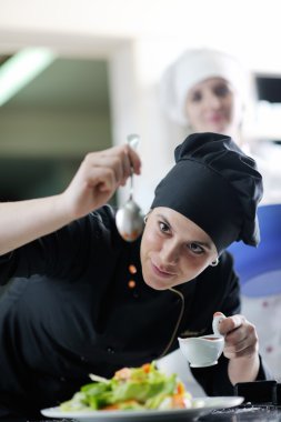 Şef yemek hazırlama