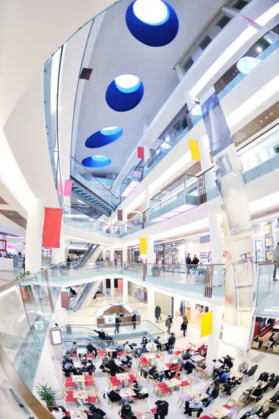 Interieur van een winkelcentrum — Stockfoto