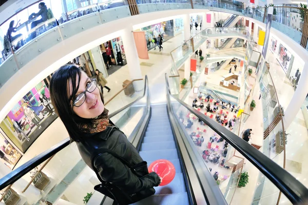Donna felice shopping — Foto Stock