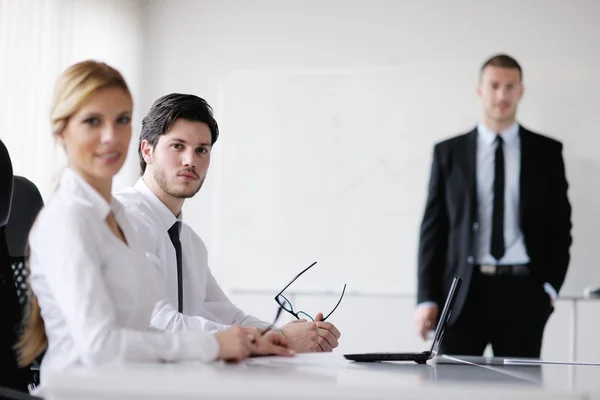 Business in een vergadering op kantoor — Stockfoto