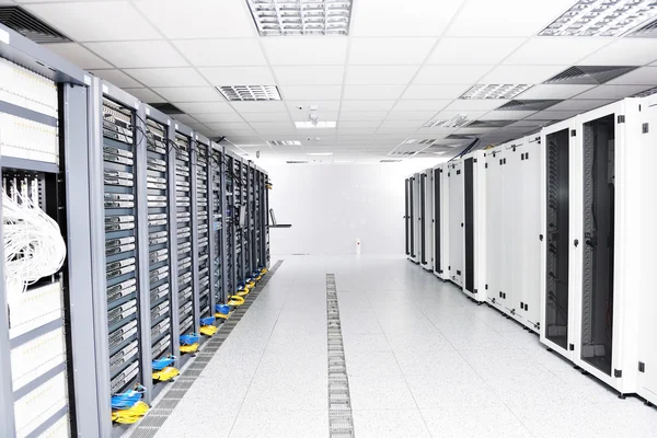 Netzwerk-Serverraum — Stockfoto