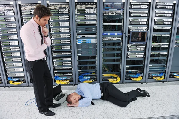 Systemausfall im Netzwerk-Serverraum — Stockfoto