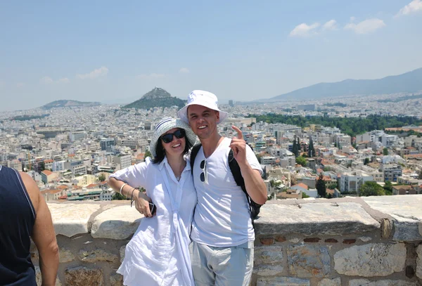 Boldog, fiatal pár turisták Görögországban — Stock Fotó