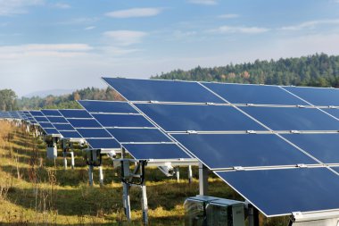 güneş paneli yenilenebilir enerji alanında